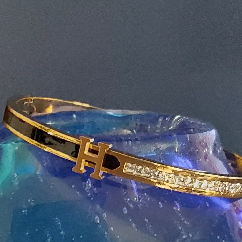 MINI POP "H" NOIR ENAMELED CRYSTAL BRACELET